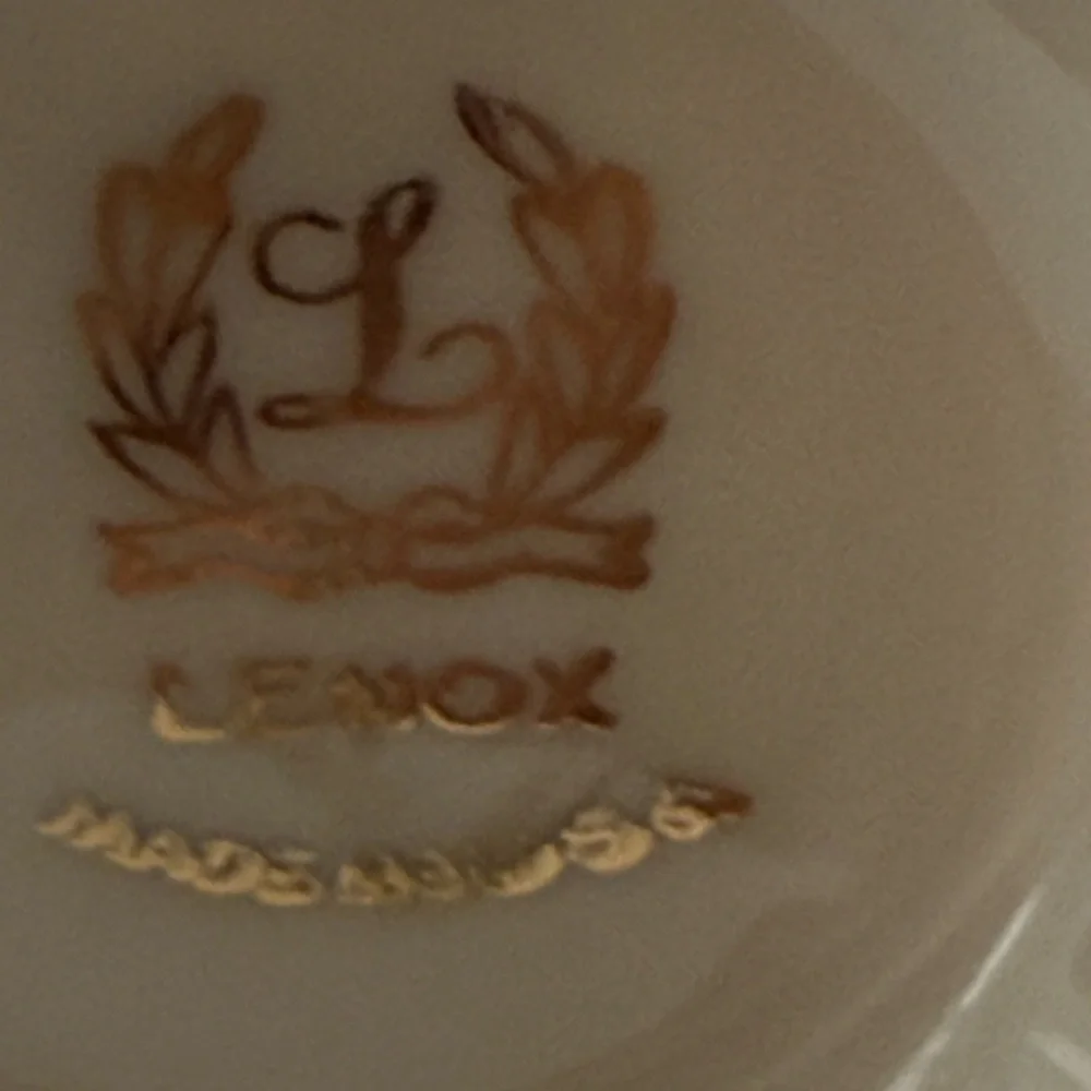 Lenox Sharon collection 7 in Bud Vase Made in USA Cream Rose Embossed Vintage.